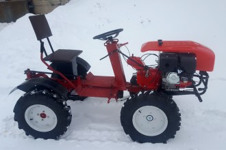 3929